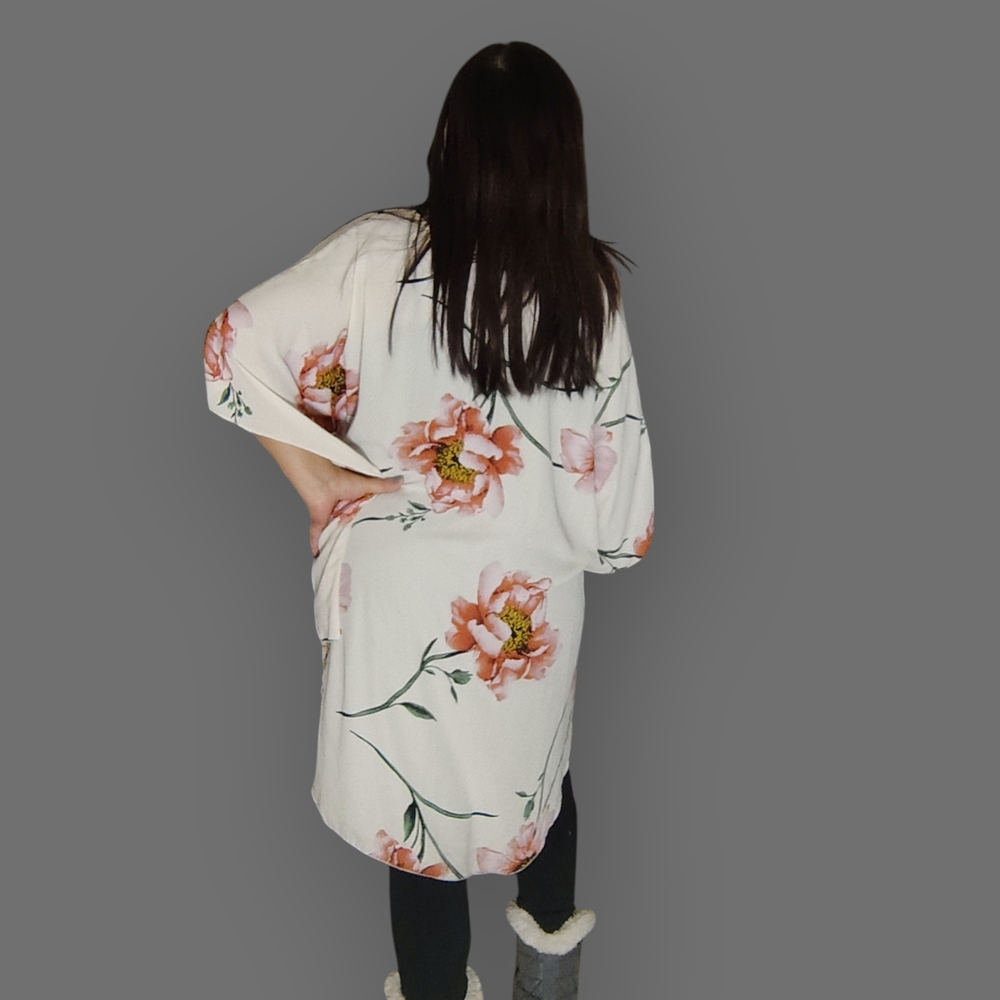 Eclipse Women's Medium Elegant Cream and Green Kimono Tunic - Picture 7 of 9